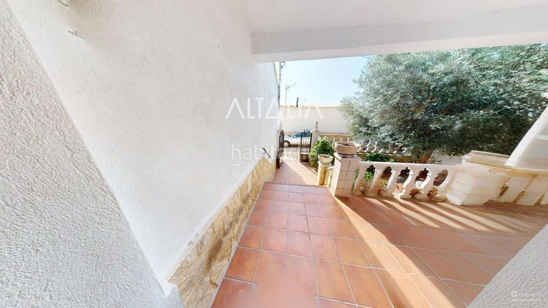 Foto fc928a1f-6816-4375-898a-ec60c31c182e. Casa adossada amb aparcament a Hontanaya
