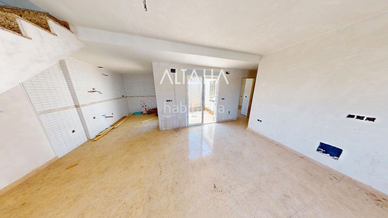 Foto 958261f1-d1b9-484c-83a6-73d35d2a34fb. Casa amb aparcament a Almarcha (La)
