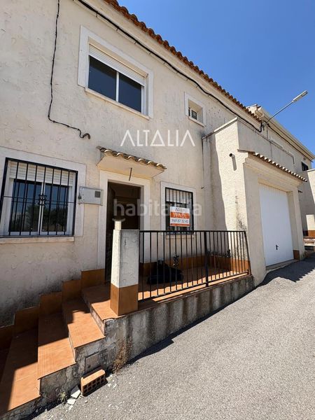 Foto d8e624ff-2ad7-41a9-bc0d-baae63d166e8. Casa amb aparcament a Almarcha (La)