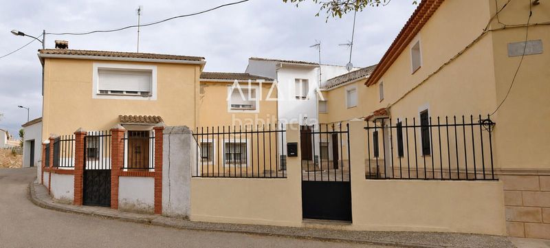 Foto a410193f-f4dd-468d-bf1b-2eaef431e367. Casa amb calefacció aparcament a Torrejoncillo del Rey