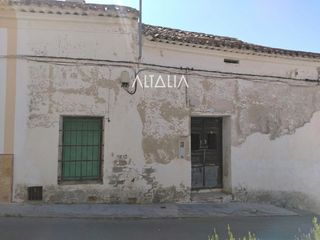 Casa  Iglesia. En venta casa para reforma total con gran patio en torrejoncillo