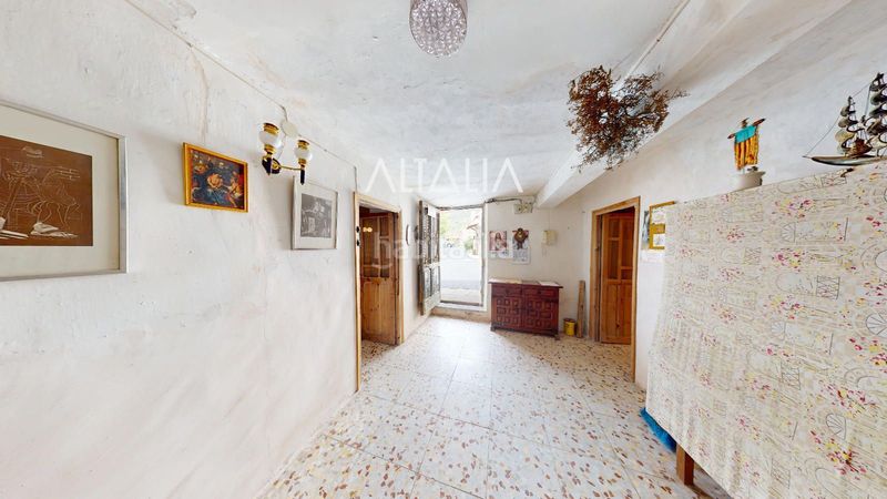Foto 98750abe-f280-484c-a5a2-b69a410c3410. Casa amb aparcament a Poyatos