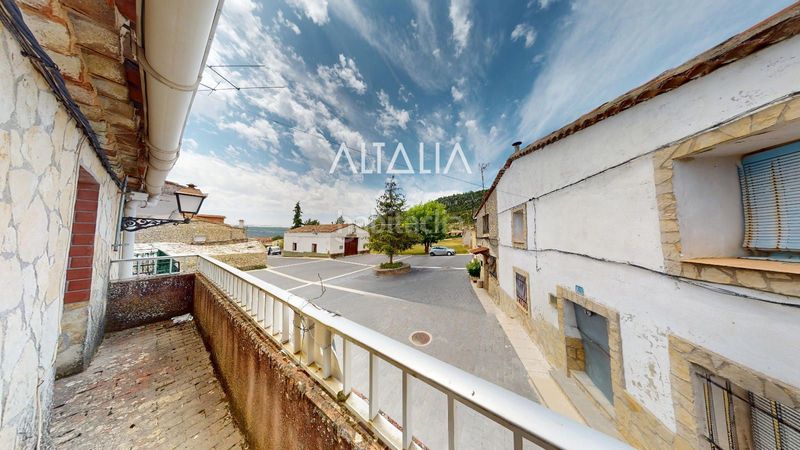 Foto 9ee504ce-4d74-4a17-ab7c-160c36dc7992. Casa amb aparcament a Poyatos