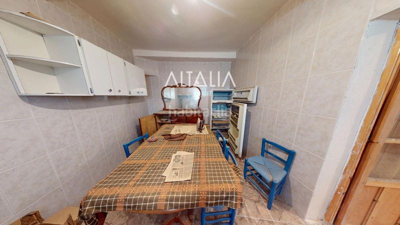 Foto a892568b-09cb-4e3c-ada0-356e951d26b2. Casa amb aparcament a Poyatos