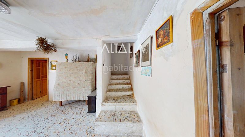 Foto b5df3c80-bed6-4715-a86f-f2e1a4f616c9. Casa amb aparcament a Poyatos