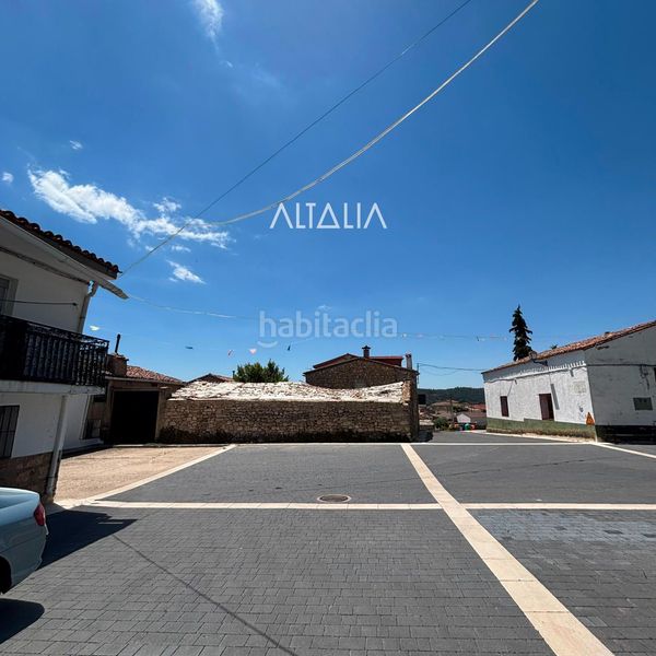 Foto cac0be78-0f23-43d2-96ca-62115de60fbb. Casa amb aparcament a Poyatos