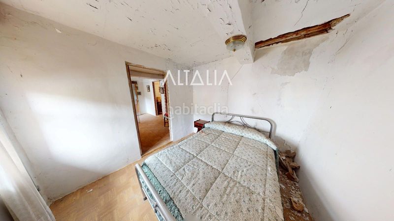 Foto f0e6aa0b-e037-4cf8-a961-48a3a3874a87. Casa amb aparcament a Poyatos