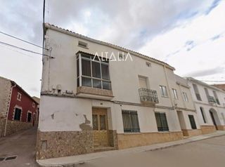Haus  Francisco ruiz jarabo. En venta amplia casa con patio en carrascosa del campo