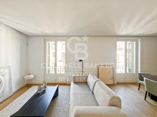 Appartement à Dreta de l´Eixample. Lujoso piso de 2 habitaciones con balcón