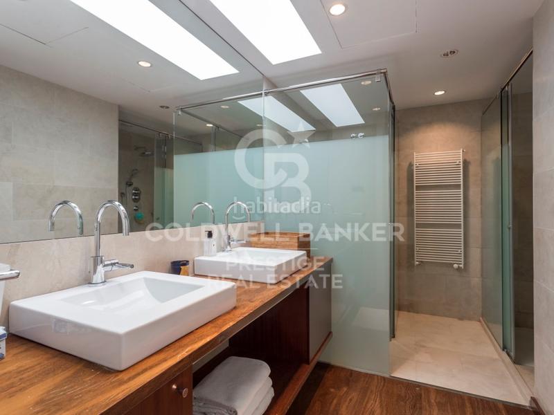 Foto 10d44492-beca-47bd-bf56-184766e7c47a. Maison avec parking piscine dans Sarrià Barcelona