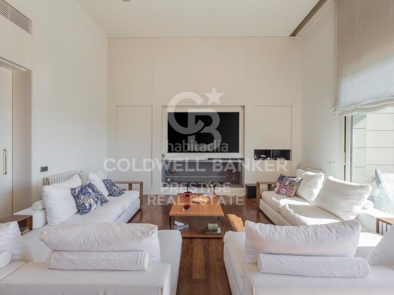 Foto 740d8eb4-ee93-4b6d-9b32-97886ac787de. Maison avec parking piscine dans Sarrià Barcelona