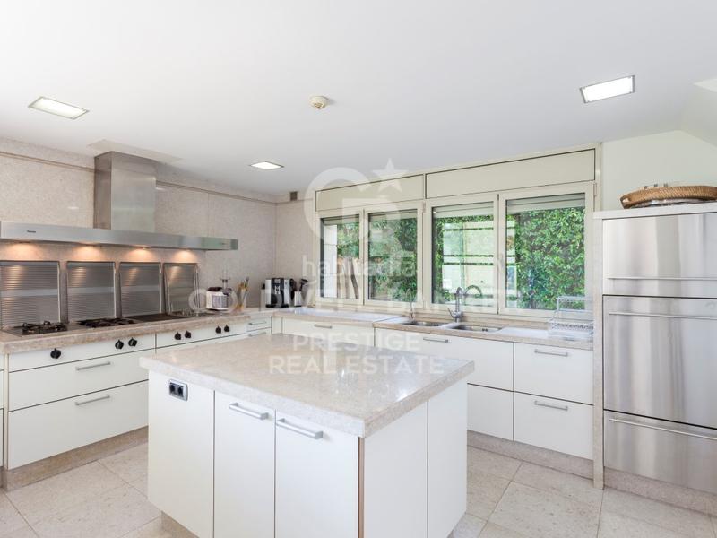 Foto 8f68f4da-9905-45b0-b3e9-4308f506e49f. Maison avec parking piscine dans Sarrià Barcelona