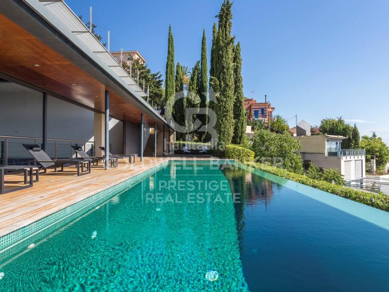 Foto a22c27bd-f364-4482-854f-da21c57e0f54. Maison avec parking piscine dans Sarrià Barcelona