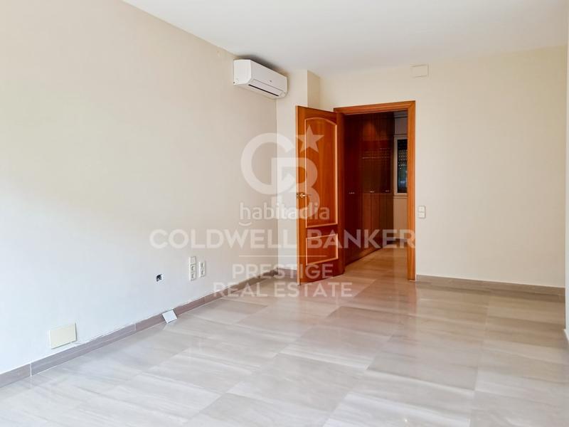 Foto 357f2f40-b24d-497e-b26b-9e096de47c43. House with parking in Ciutat Diagonal Esplugues de Llobregat