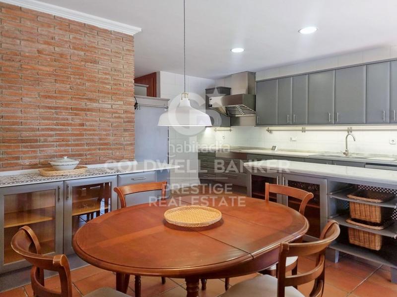 Foto 969c23f5-d56f-47b9-9b50-2cb88836a7ba. House with parking in Ciutat Diagonal Esplugues de Llobregat