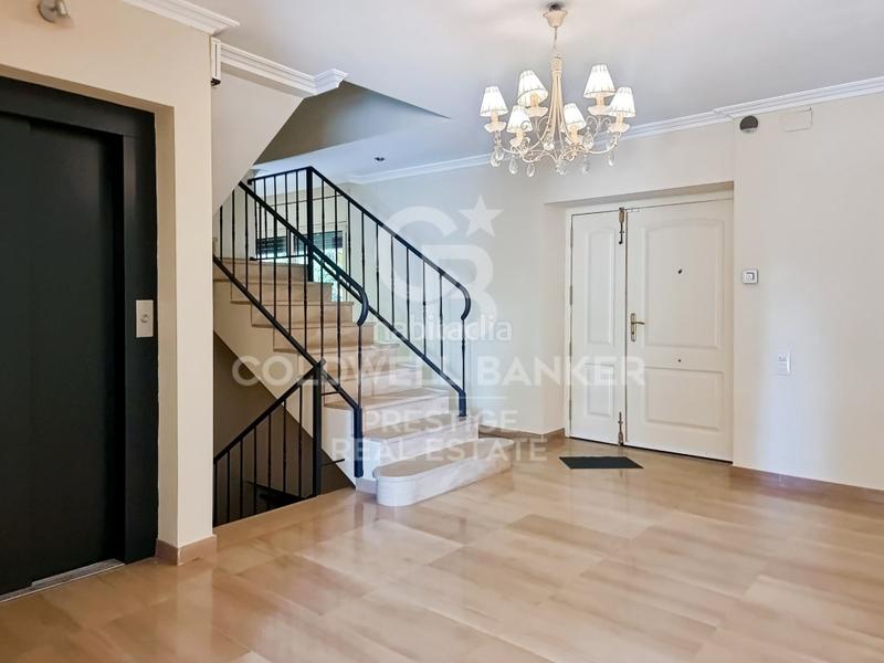 Foto be509c00-91ef-4113-bc92-2120dd68bf0d. House with parking in Ciutat Diagonal Esplugues de Llobregat