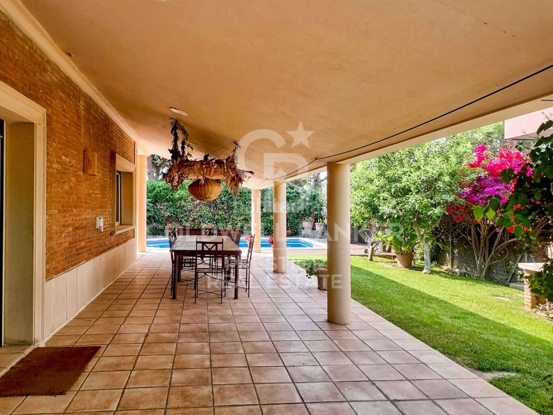 Foto da899409-1ea4-4763-915b-6de097c1e175. House with parking in Ciutat Diagonal Esplugues de Llobregat