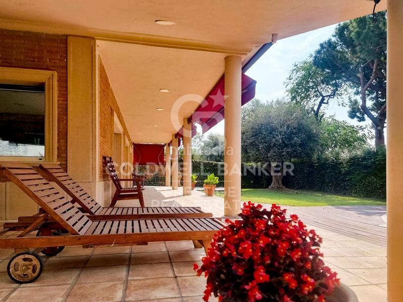 Foto f8b029dc-a9de-4943-885e-29da9fbf458f. House with parking in Ciutat Diagonal Esplugues de Llobregat