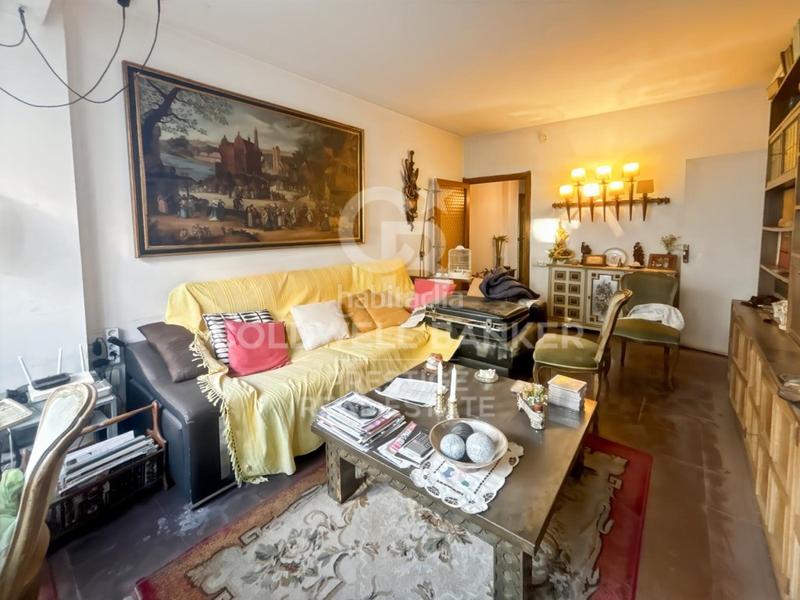 Foto 6f98f796-8035-402e-ac7e-be69f7289de8. Piso  con muchas posibilidades en eixample izquierdo en Barcelona