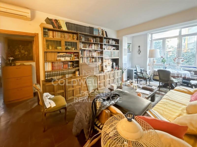 Foto d76a6287-cd5f-4cd1-ab10-c1f8df62ff3c. Piso  con muchas posibilidades en eixample izquierdo en Barcelona