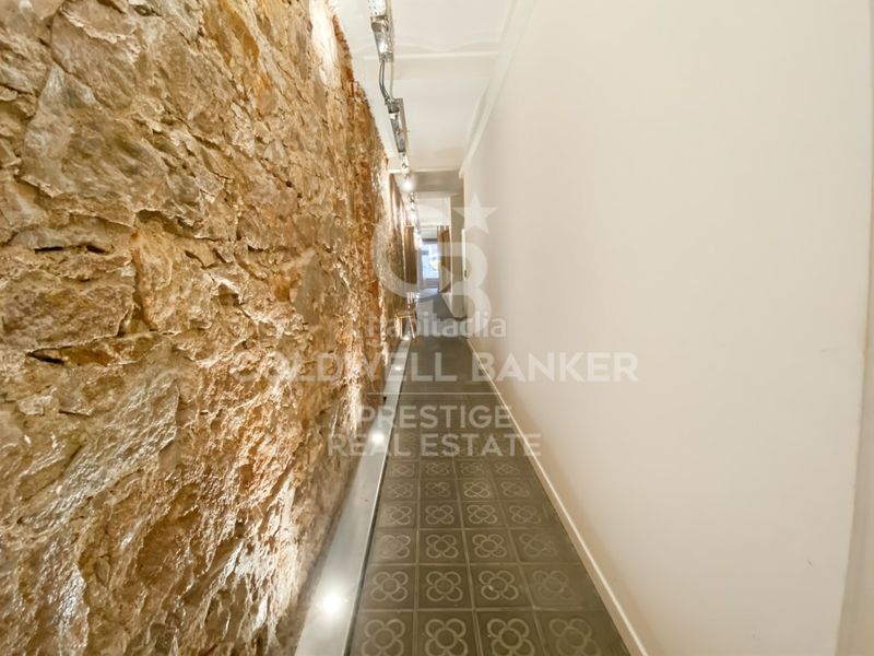 Foto 1c0fd7d5-3ef3-4de2-9d63-a954f820a42b. Local comercial a L´Antiga Esquerra de l´Eixample Barcelona