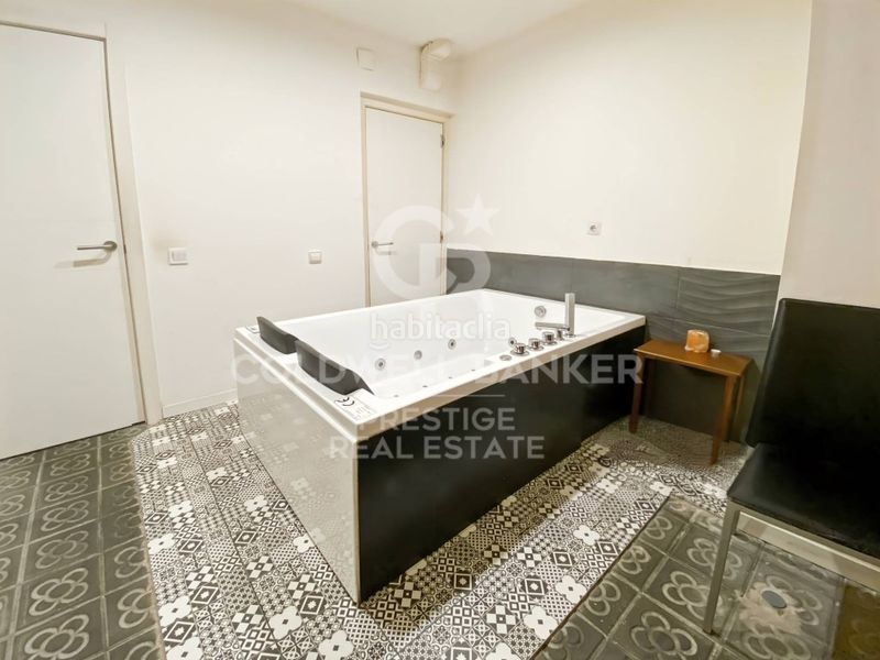 Foto 3797a564-3032-4de6-a17d-4c21aed1e220. Local comercial a L´Antiga Esquerra de l´Eixample Barcelona