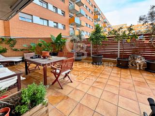 Rez-de-chaussée  N/a. Piso en poblenou con terraza privada y parking incluido