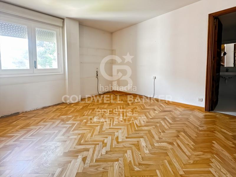 Foto 2075d009-450b-4d26-ae37-635cd90d772d. Attique avec parking dans Tres Torres Barcelona