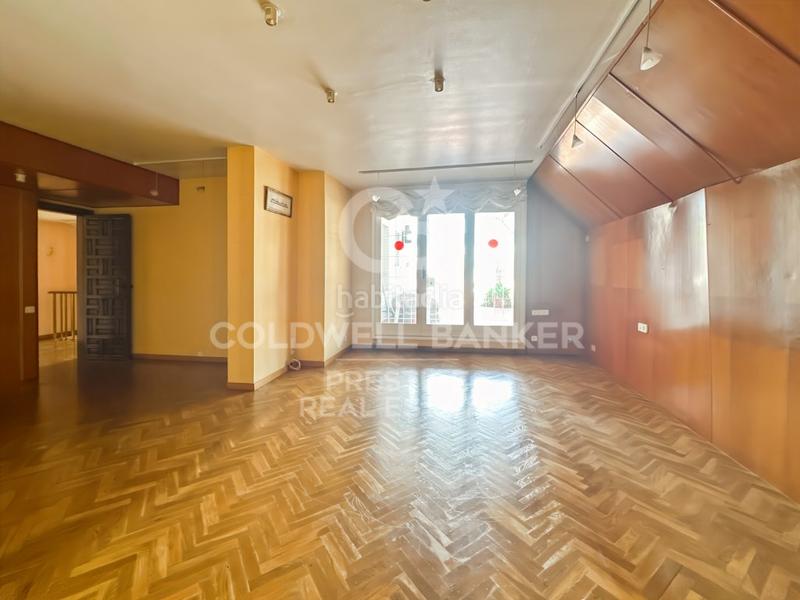 Foto 97c8dd9f-c397-4095-b1a9-7382440f85b6. Attique avec parking dans Tres Torres Barcelona