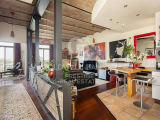 Attique  N/a. Ático exclusivo con terraza privada y vistas panorámicas al puer