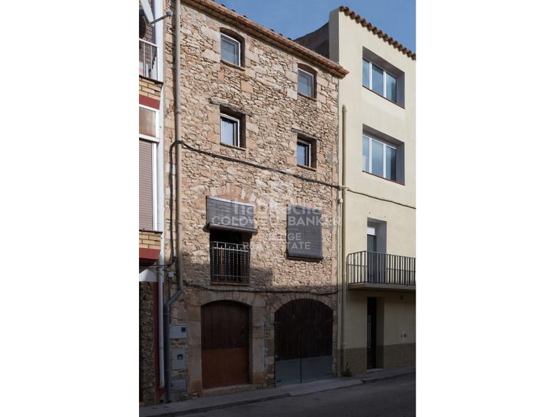 Foto ee5d344a-c865-4fb8-99fc-8a486be9db68. Haus mit parking in Almatret