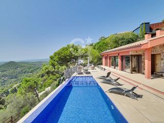 Haus  N/a. Villa de lujo con vistas panorámicas al mar en aiguablava,begur