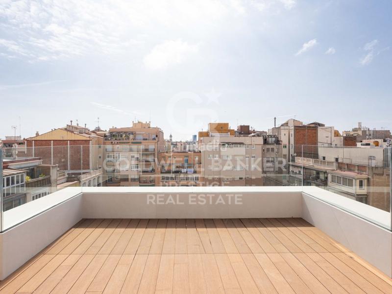 Foto 0d49f45e-1d77-498c-9ff1-06d13cd93897. Dachwohnung mit parking in Fort Pienc Barcelona