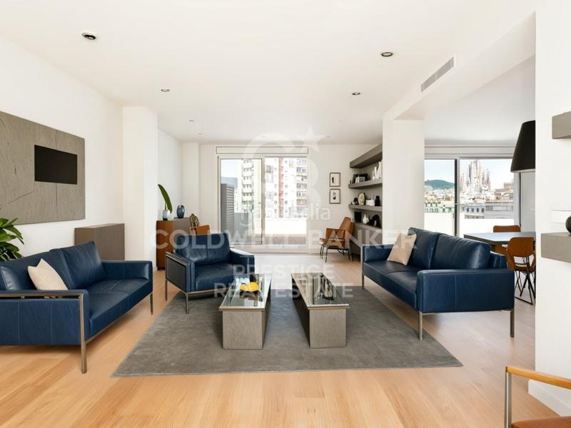 Foto 23795d46-9e6f-4806-a84a-7f15524d945f. Dachwohnung mit parking in Fort Pienc Barcelona