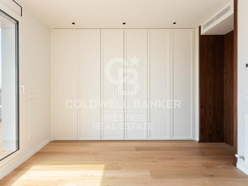 Foto 32ae4fb9-ade0-420c-a733-d0019df27fcd. Dachwohnung mit parking in Fort Pienc Barcelona