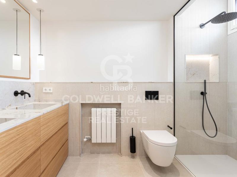 Foto 5a9aa283-6d4a-4c79-a80d-536e8a07d19a. Dachwohnung mit parking in Fort Pienc Barcelona