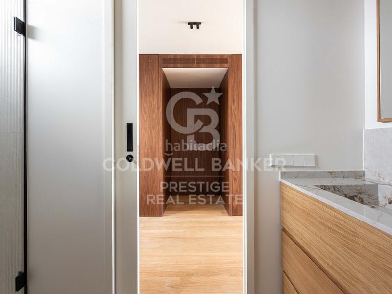 Foto a5bf2f67-1fd9-49d9-9337-c710fdfd763b. Dachwohnung mit parking in Fort Pienc Barcelona