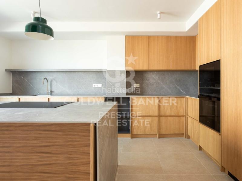 Foto d546432e-3c49-4fe1-affe-ccb0ef049a2c. Dachwohnung mit parking in Fort Pienc Barcelona