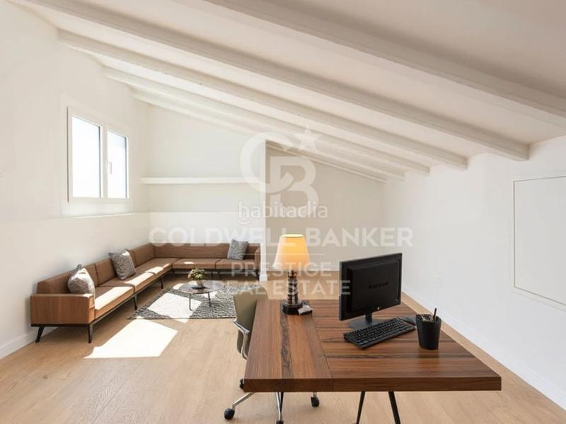 Foto f62076fc-3b8e-45b9-af67-4b3094b6ed85. Dachwohnung mit parking in Fort Pienc Barcelona