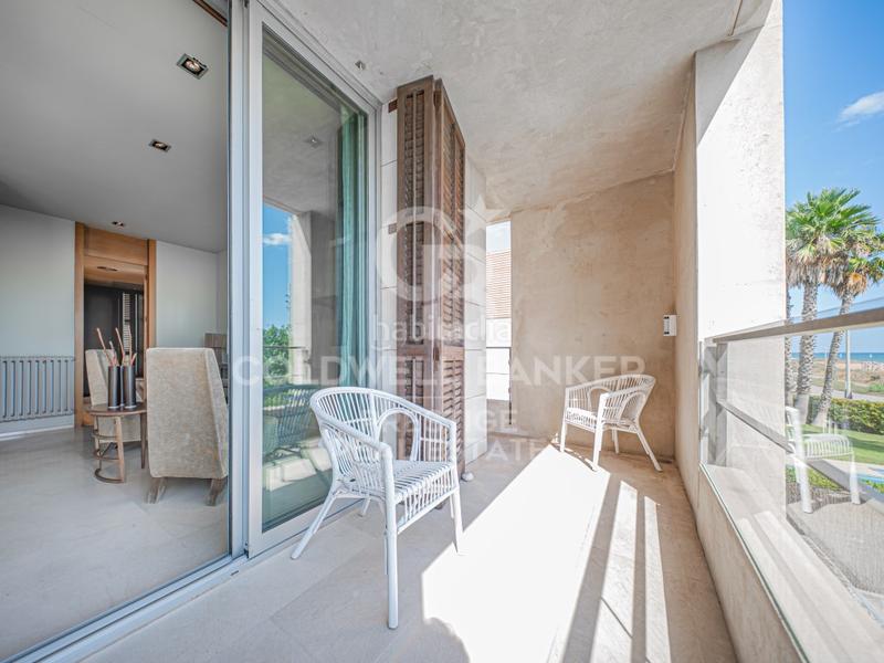 Foto 2c53b951-9298-41d4-add0-75318f774cd3. Rent house with heating parking pool in Gava Mar Gavà