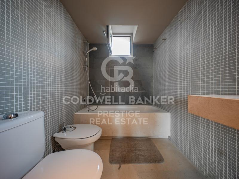 Foto 35e4db94-8798-489d-ad5b-debc73ddac3f. Rent house with heating parking pool in Gava Mar Gavà