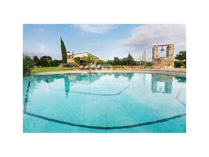 Foto d0ded689-a964-4d3e-989f-66c8c0a56089. Casa preciosa masia centenaria en cassá de la selva en Cassà de la Selva