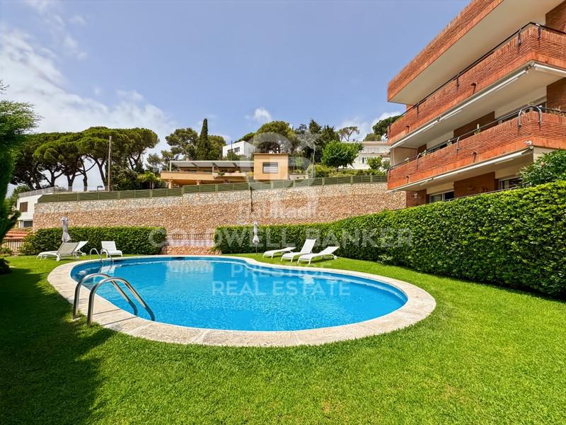 Foto 06550620-fd95-40e1-afe6-1ea31516f352. Piso  exclusivo en caldes destrac con vistas al mar y piscina en Caldes d´Estrac