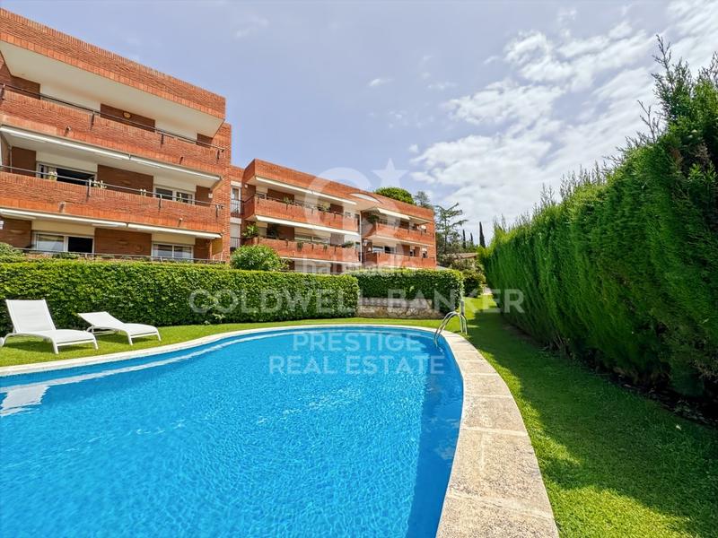 Foto 98b727c9-1b8f-4d76-bc9e-80f219e9bc84. Piso  exclusivo en caldes destrac con vistas al mar y piscina en Caldes d´Estrac