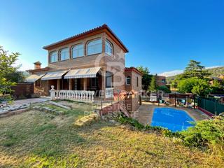 Maison  N/a. Casa independiente en begues  las siete moradas del viento