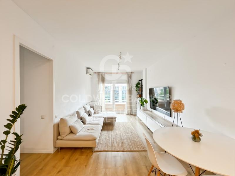 Foto 4f5d876b-2ee4-4e9d-bfa3-0fb9cbe176ab. Piso  reformado en venta en calle mallorca, eixample izquierdo en Barcelona
