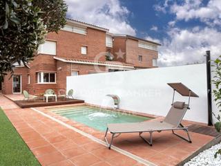 Maison jumelée  N/a. Casa adosada con vistas al mar y piscina privada. con licencia t