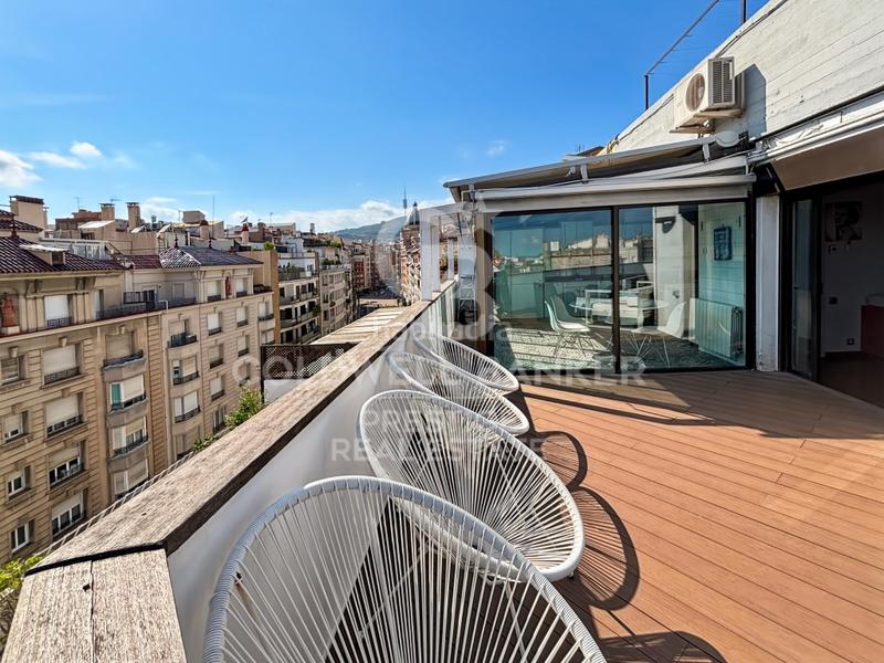 Foto f0caa068-9c33-4331-9e23-d4672aa04c47. Ático  con vistas al mar en la zona alta en Putget - Farró Barcelona