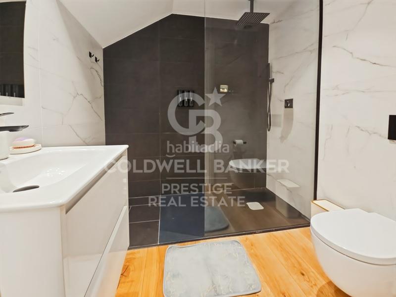 Foto 4c28fbf0-6e7c-45cd-84df-918347355334. Casa con parcheggio in Finestrelles Esplugues de Llobregat