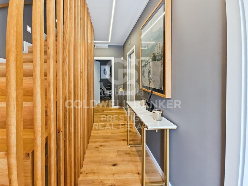 Foto a7a31930-0c7a-4027-8231-f2a53cad6c42. Casa con parcheggio in Finestrelles Esplugues de Llobregat